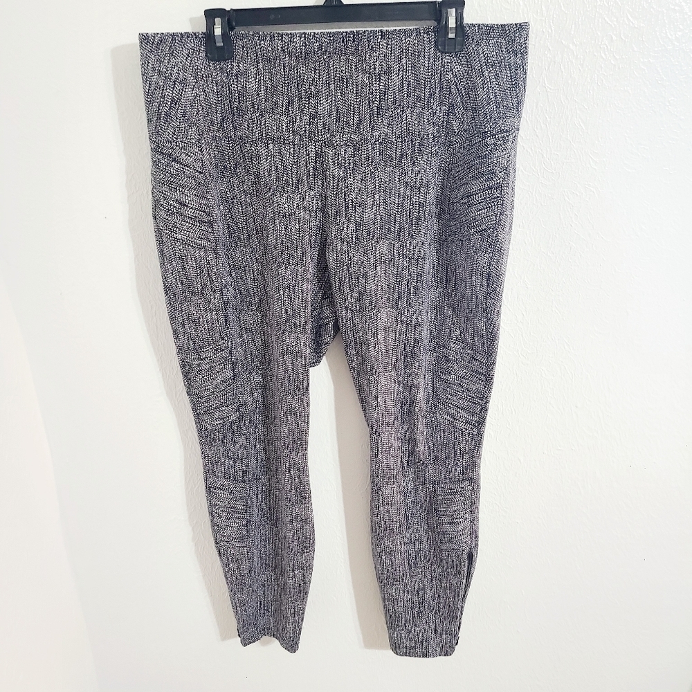 Athleta Black & White Textured Moto Tight Ankle Leggings, Size 1X